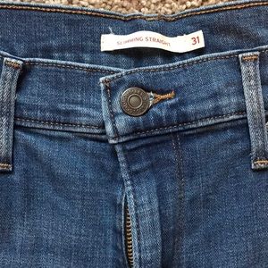 Levi womans Jeans
